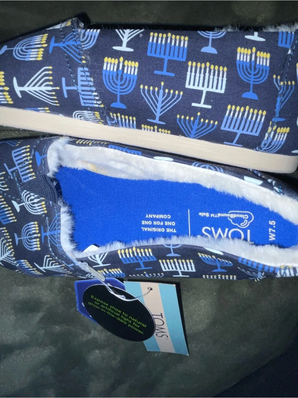 New With Tags TOMS Hanukkah Menorah Glow in the Dark Faux Fur Ortholite Slippers